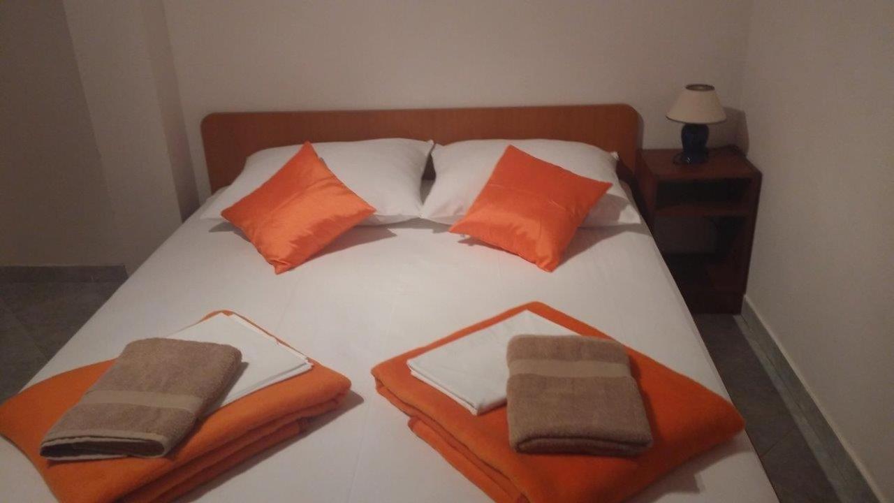 Apartments With A Parking Space Biograd Na Moru, Biograd - 860 Стая снимка
